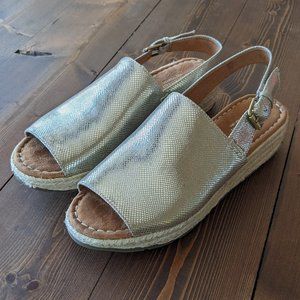 New Women's Naturalizer Praline N5 Comfort Gold Espadrille Peep Toe Sandal 8.5 M